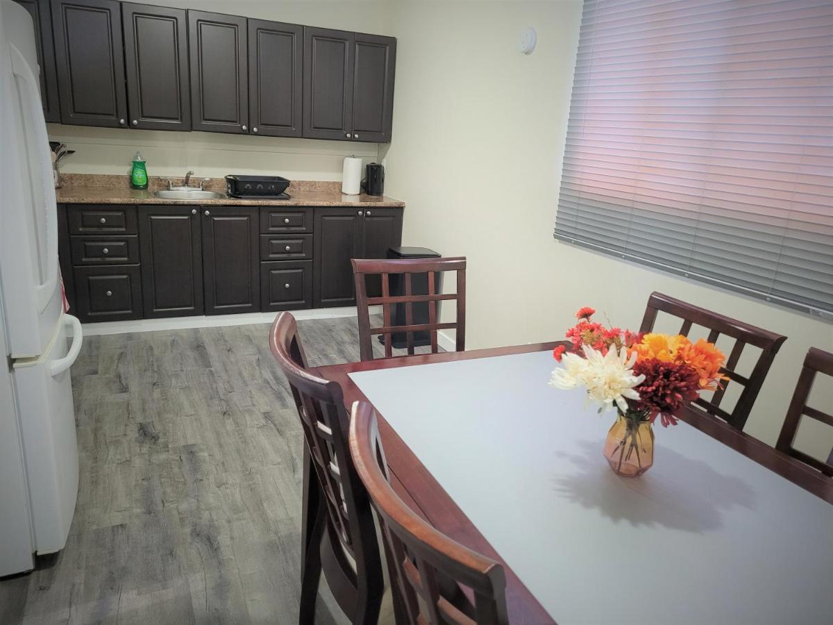 Cozy 4 Bedroom Townhouse - Peaceful Feel Of Home Vinnipeg Dış mekan fotoğraf